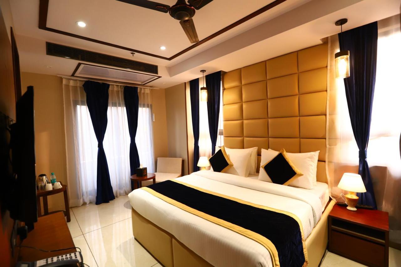 Sanca International Hotel In Patel Nagar Delhi New Delhi Extérieur photo