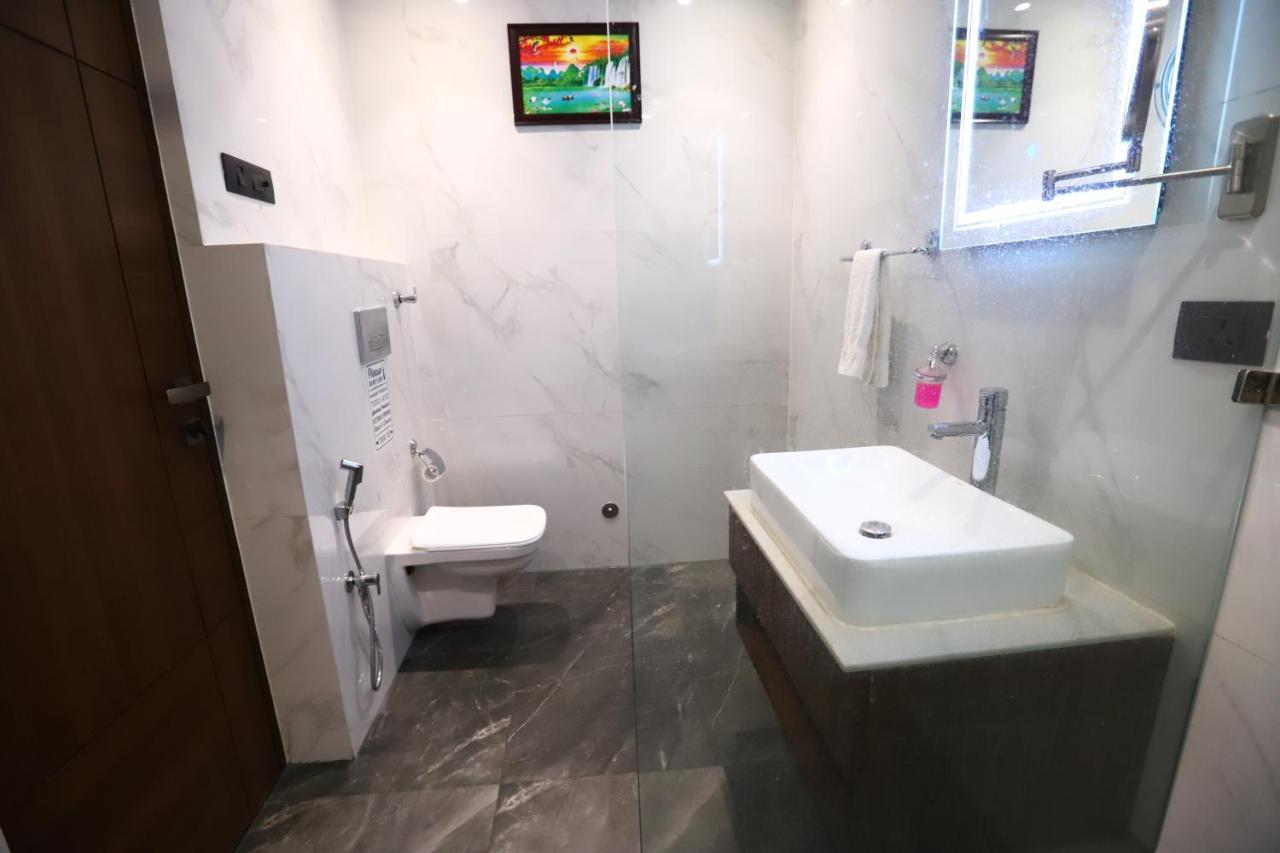 Sanca International Hotel In Patel Nagar Delhi New Delhi Extérieur photo