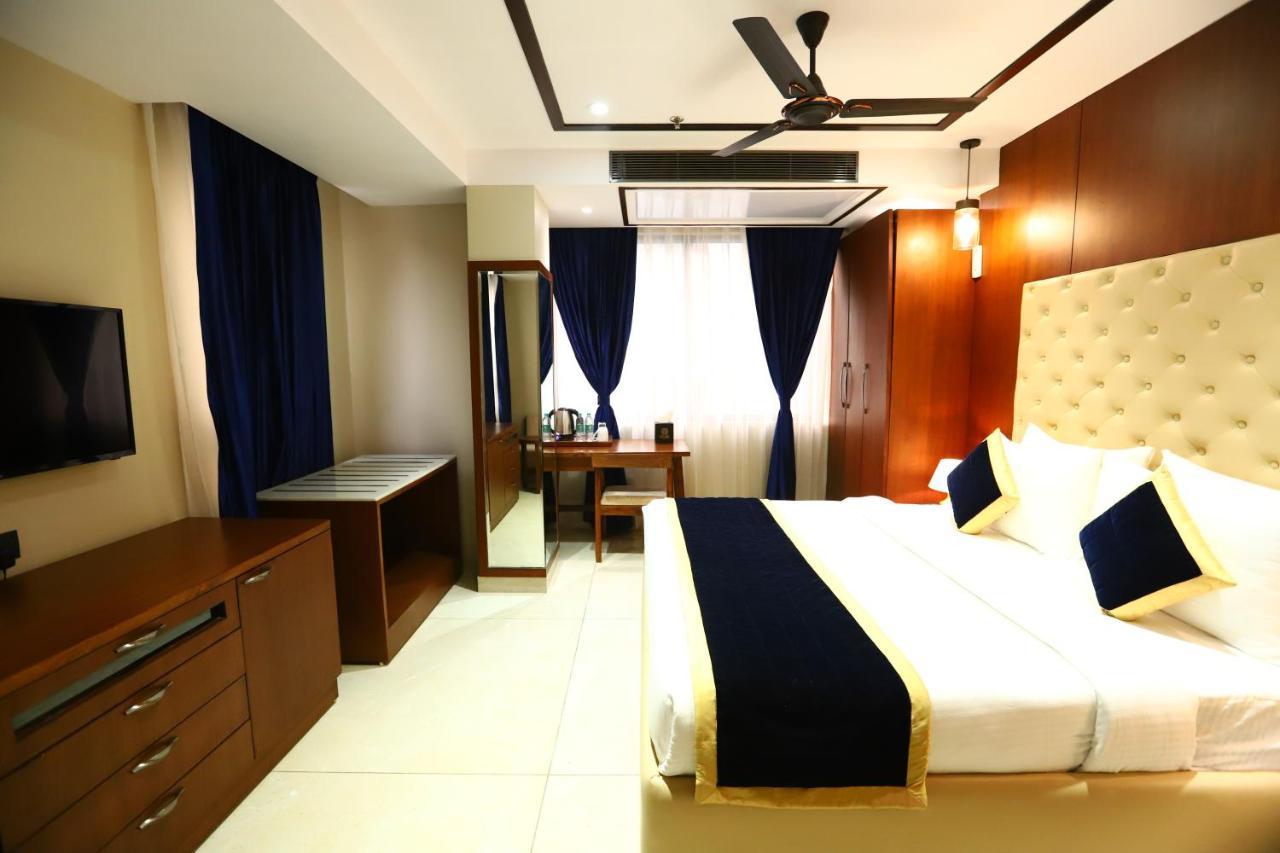 Sanca International Hotel In Patel Nagar Delhi New Delhi Extérieur photo