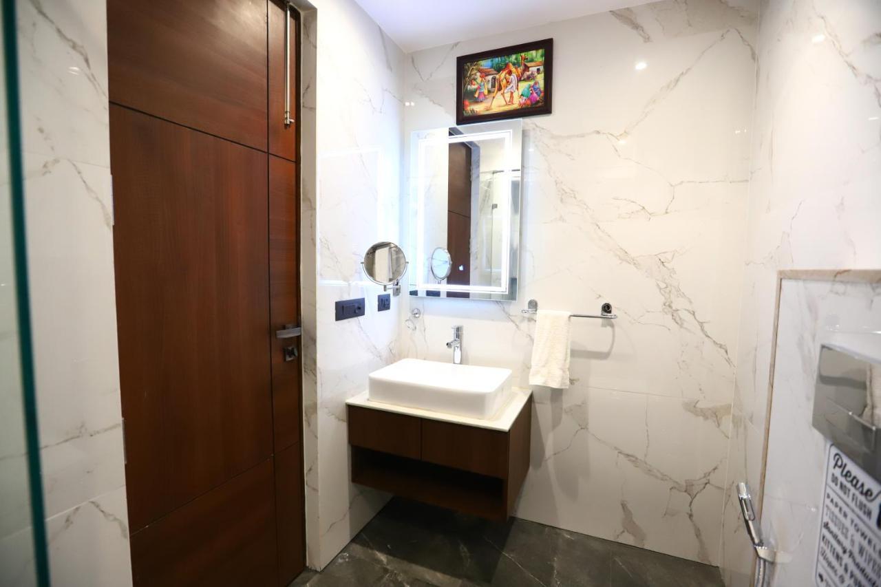 Sanca International Hotel In Patel Nagar Delhi New Delhi Extérieur photo