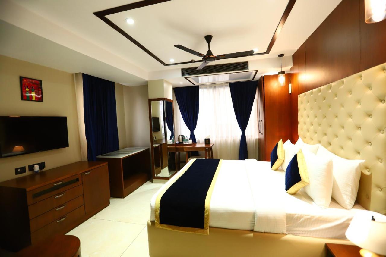 Sanca International Hotel In Patel Nagar Delhi New Delhi Extérieur photo