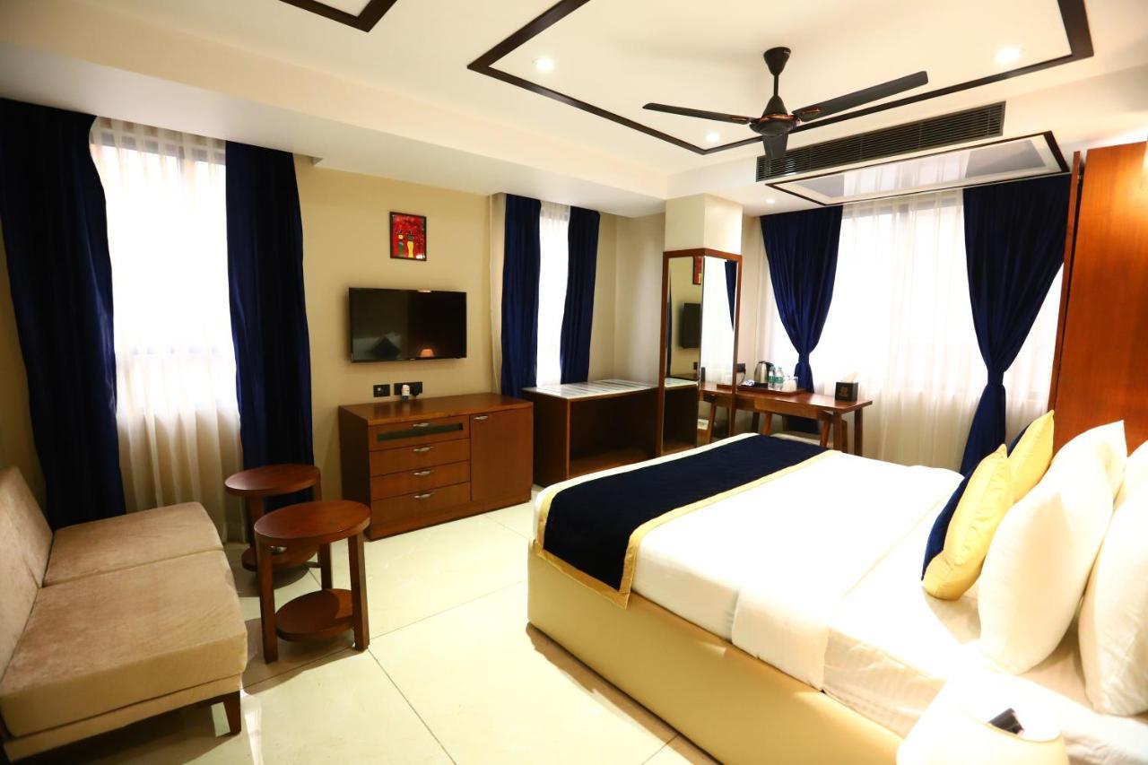 Sanca International Hotel In Patel Nagar Delhi New Delhi Extérieur photo