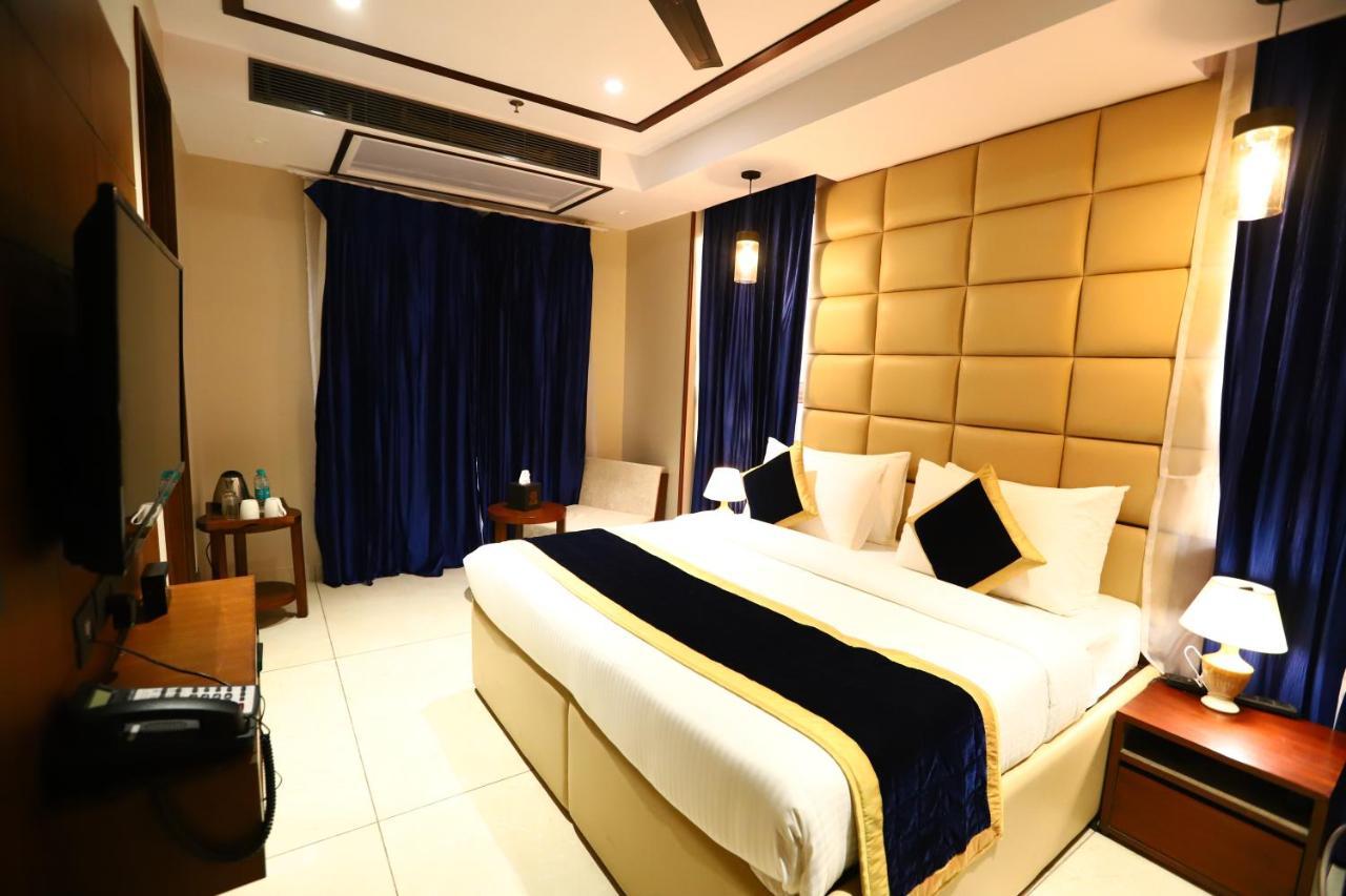 Sanca International Hotel In Patel Nagar Delhi New Delhi Extérieur photo