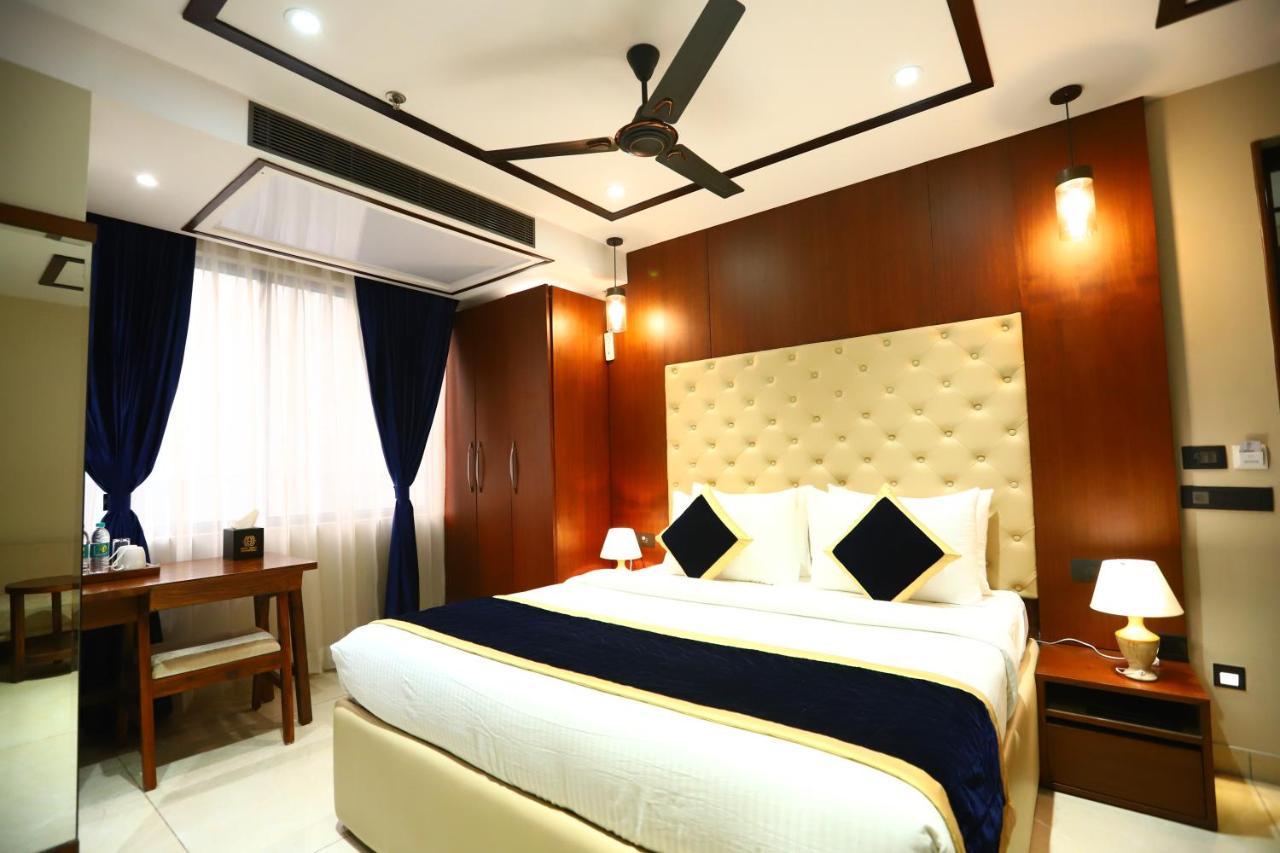 Sanca International Hotel In Patel Nagar Delhi New Delhi Extérieur photo