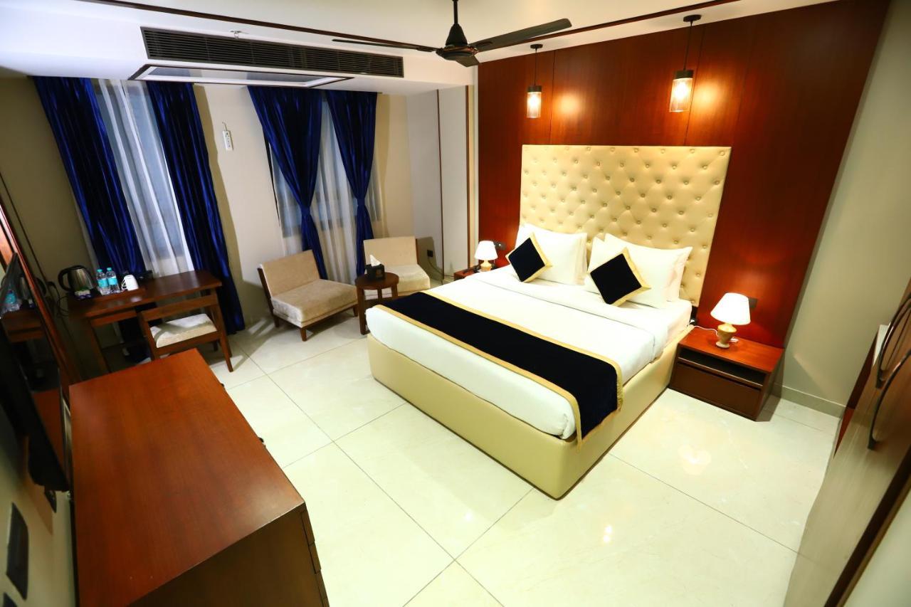 Sanca International Hotel In Patel Nagar Delhi New Delhi Extérieur photo