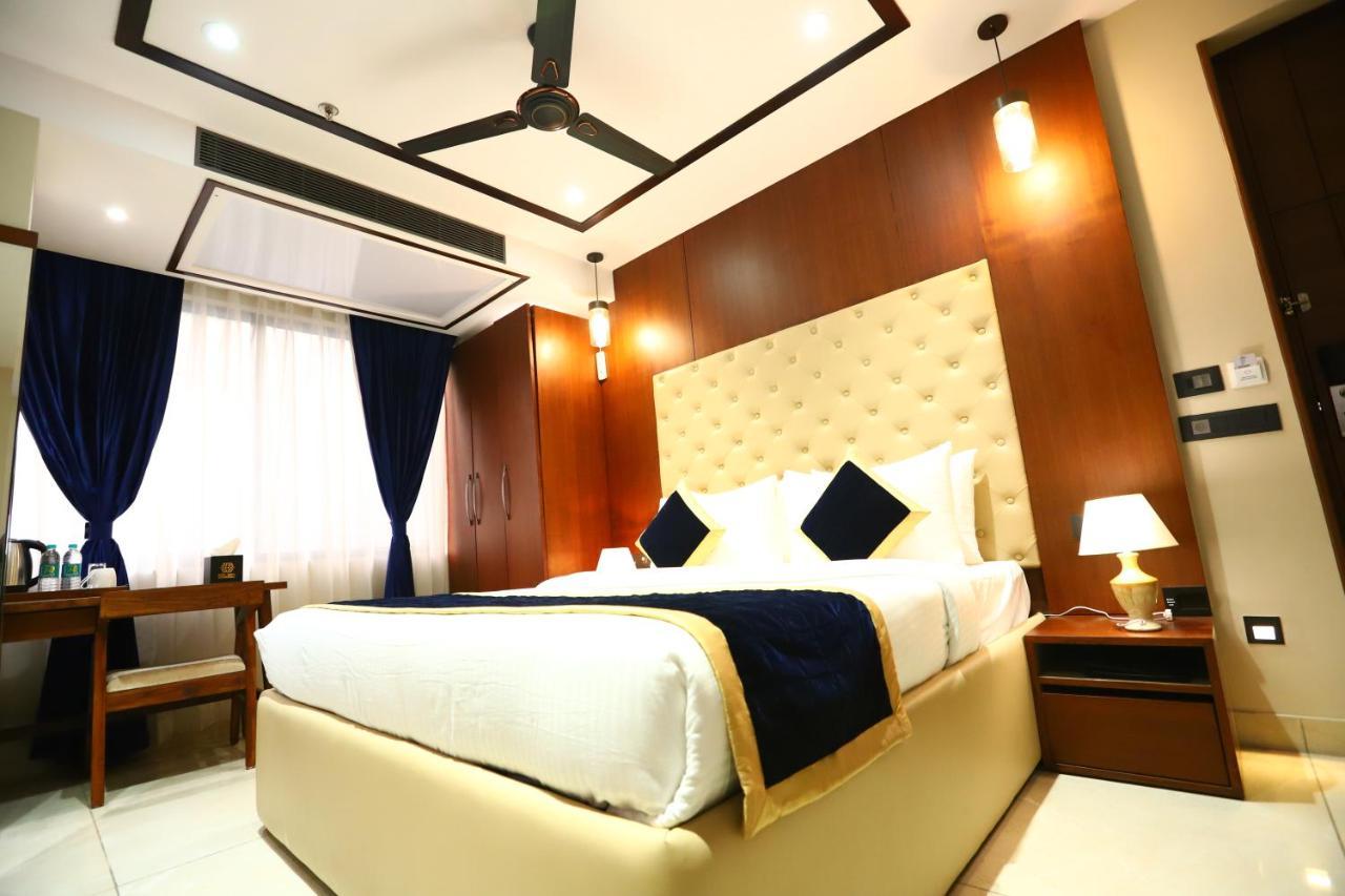 Sanca International Hotel In Patel Nagar Delhi New Delhi Extérieur photo